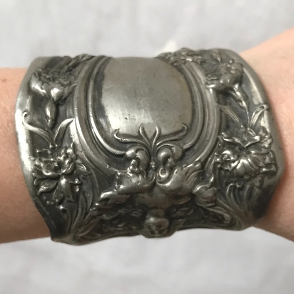 Antique Victorian Floral Silver Plated Art Nouveau Cuff Goddess Wide Bracelet